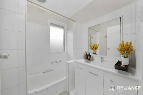 Property photo of 216 Heaths Road Hoppers Crossing VIC 3029