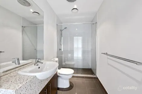 Property photo of 19/32 East Esplanade St Albans VIC 3021