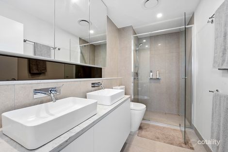 Property photo of 209/110-112 Frank Street Labrador QLD 4215