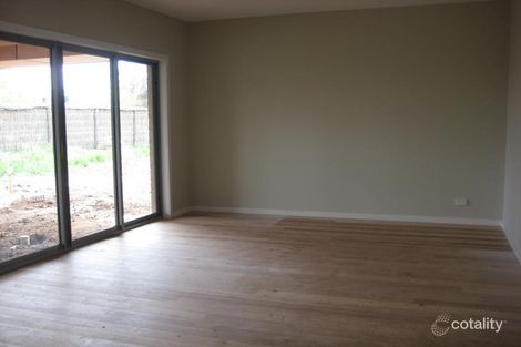 Property photo of 8 Flemington Street Caroline Springs VIC 3023