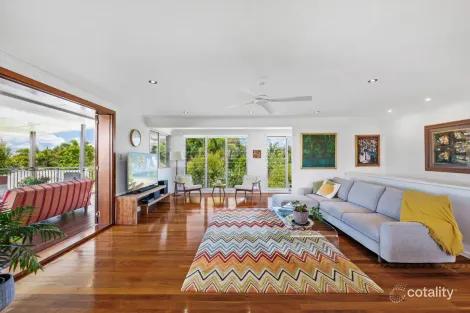 4 Gemson Cres, Moffat Beach, QLD 4551