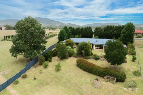 Property photo of 41 Parkes Drive Tenterfield NSW 2372
