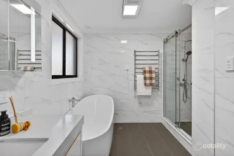Property photo of 24 Woodcrest Place Cherrybrook NSW 2126