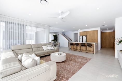 Property photo of 58 Linacre Crescent Carindale QLD 4152