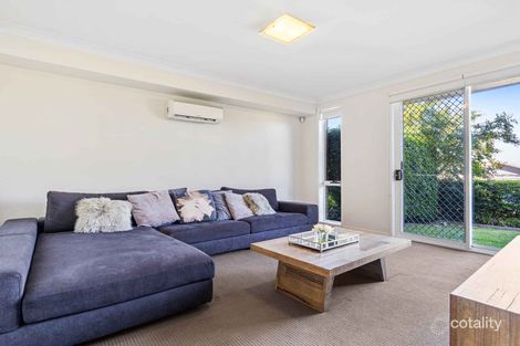 Property photo of 136 Liz Kernohan Drive Elderslie NSW 2570