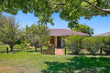 Property photo of 23 Champagne Crescent Wilsonton Heights QLD 4350