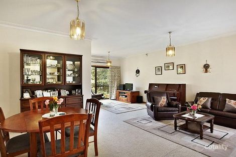 Property photo of 2/15 Hawson Avenue Glen Huntly VIC 3163