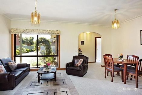 Property photo of 2/15 Hawson Avenue Glen Huntly VIC 3163