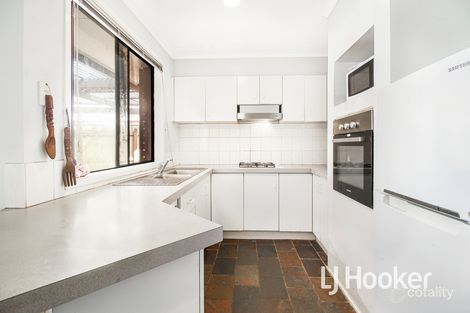 Property photo of 16 The Ridge Hampton Park VIC 3976