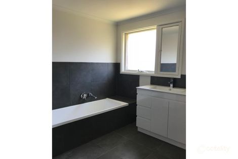 11 Wright Ct, Mill Park, VIC 3082