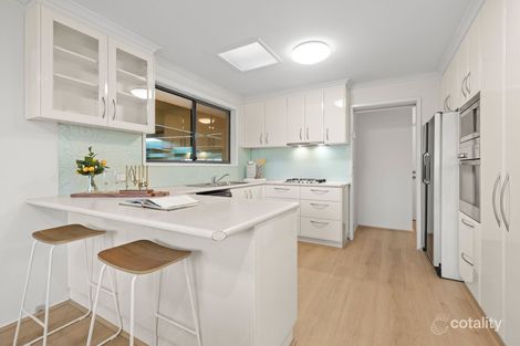 Property photo of 16 Greenleaf Court Keysborough VIC 3173