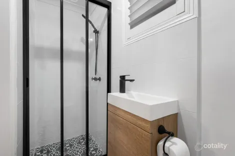 Property photo of 16 Plaza Street Wynnum West QLD 4178