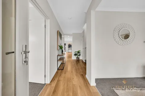 Property photo of 14 Sapling Boulevard Tarneit VIC 3029