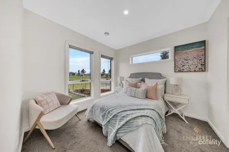 Property photo of 14 Sapling Boulevard Tarneit VIC 3029