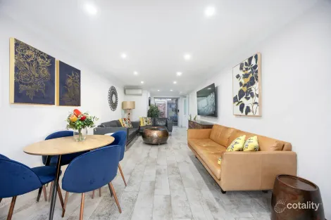 Property photo of 1 Jade Court Georges Hall NSW 2198