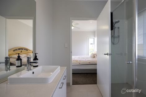 Property photo of 79 Serenity Boulevard Helensvale QLD 4212