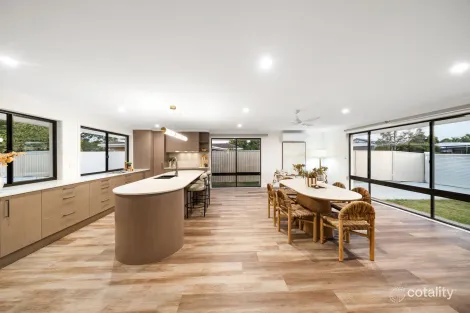 22 Ashburton Cl, Arundel, QLD 4214