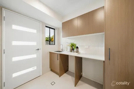 Property photo of 22 Ashburton Close Arundel QLD 4214