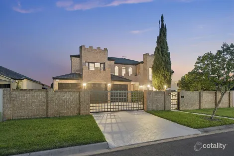 Property photo of 16 Rebholz Drive Benowa QLD 4217