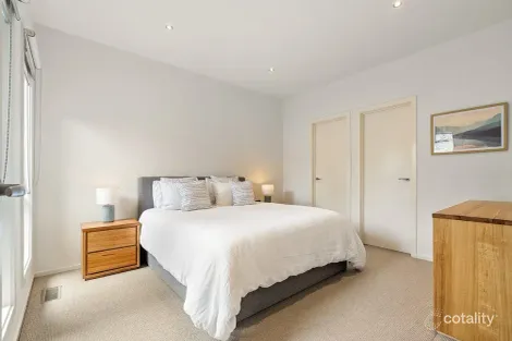 Property photo of 2/13 Batesford Road Chadstone VIC 3148