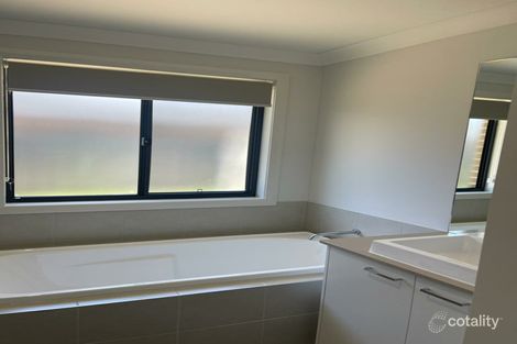 Property photo of 35 Hadfield Circuit Cliftleigh NSW 2321