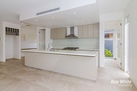 Property photo of 23 Crepe Avenue Cranbourne West VIC 3977