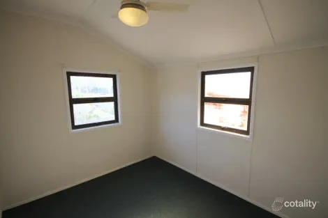 Property photo of 33 Alexandra Street Park Avenue QLD 4701