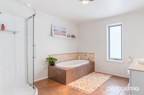 Property photo of 40 Grevillea Avenue Old Beach TAS 7017