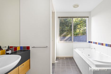 Property photo of 20 Mackennel Street Ivanhoe East VIC 3079