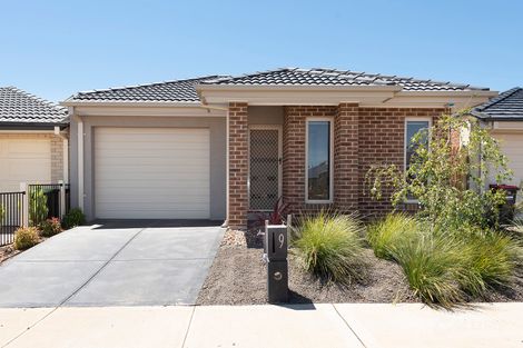 9 Cinnabar Way, Cobblebank, VIC 3338