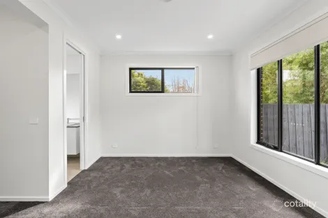 Property photo of 2/11 Foster Crescent Knoxfield VIC 3180