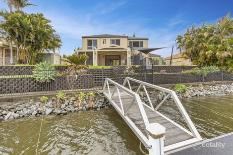 Property photo of 38 Lakeshore Drive Helensvale QLD 4212