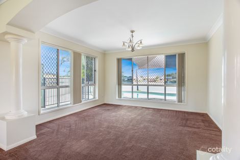 Property photo of 38 Lakeshore Drive Helensvale QLD 4212