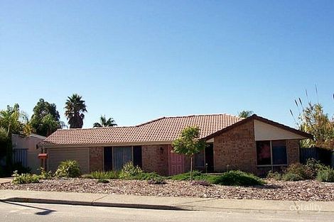 24 Ridgehaven Rmbl, Ballajura, WA 6066