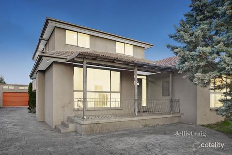 Property photo of 28 Kingswood Avenue Mount Waverley VIC 3149