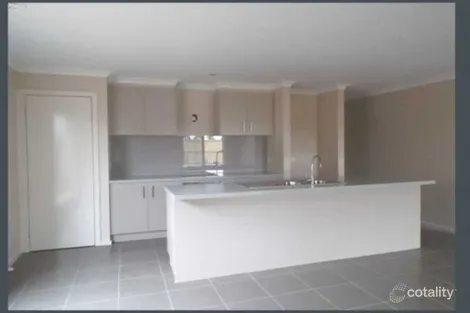 Property photo of 4 Longmeadow Road Officer VIC 3809