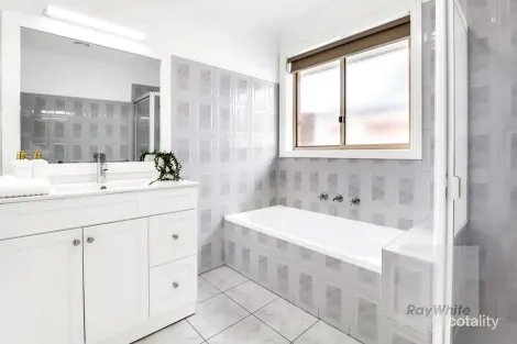 Property photo of 4/7 Clement Court Mill Park VIC 3082