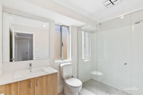 Property photo of 24 Shellharbour Promenade Alkimos WA 6038