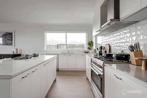 Property photo of 13 Topographical Crescent Greenvale VIC 3059