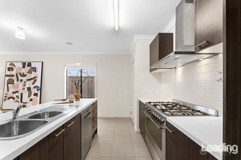 Property photo of 14 Holland Road Sunbury VIC 3429