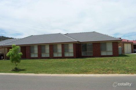 Property photo of 18 Saunders Crescent Wodonga VIC 3690