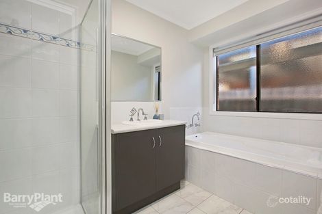 3 Honeyeater Gr, Narre Warren, VIC 3805