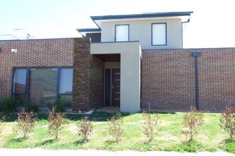 3 Moorhead Ave, Mornington, VIC 3931