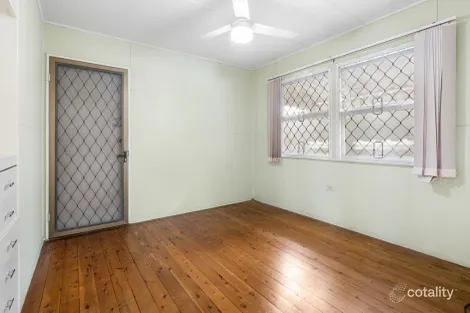 Property photo of 13 Rankin Parade Main Beach QLD 4217