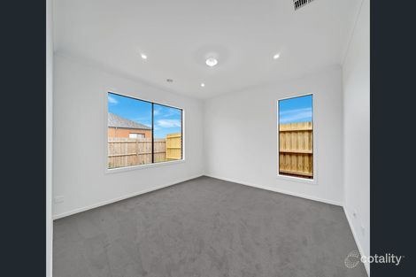 Property photo of 17 Bayley Chase Aintree VIC 3336