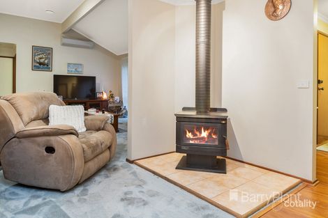 Property photo of 2 Henshaw Street Langwarrin VIC 3910