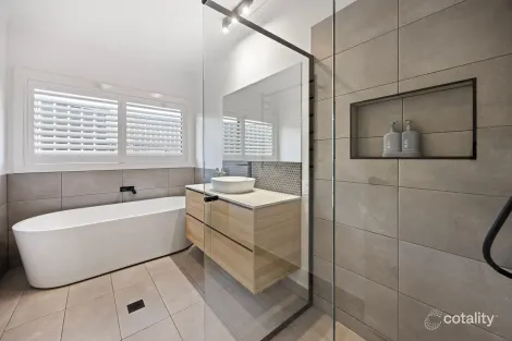Property photo of 5 Banksia Court Moama NSW 2731