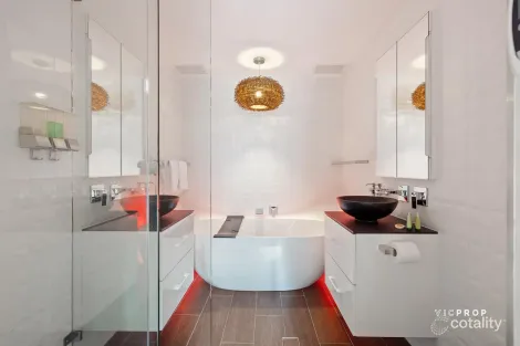Property photo of 57/1 Riverside Quay Southbank VIC 3006