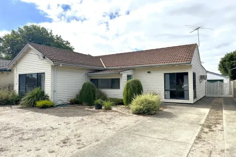 64 Marchant Ave, Reservoir, VIC 3073