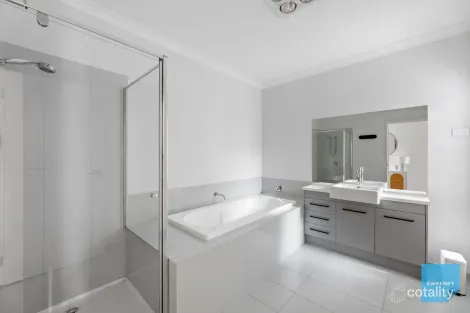 Property photo of 8 Abernethy Avenue Deer Park VIC 3023